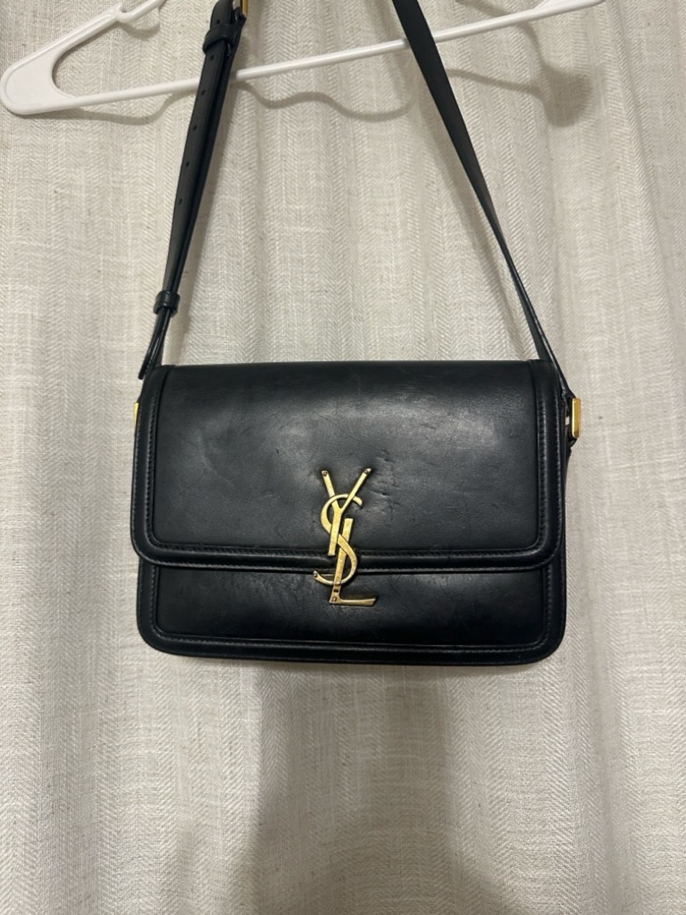 Yves Saint Laurent Black Leather Shoulder Bag with Gold YSL Logo - Picture 6 of 9